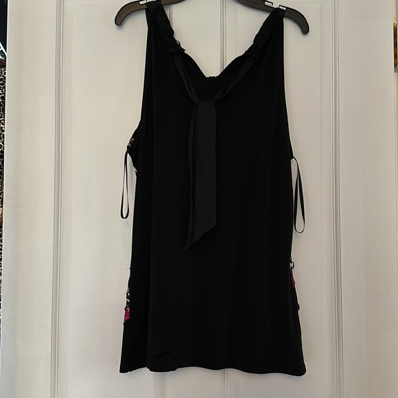 Top - Picture 3 of 3